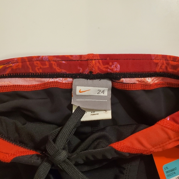 Nike Boy's Youth Swimwear - Picture 6 of 9